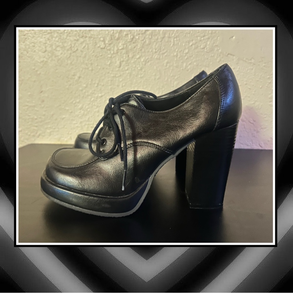 Vintage 90s y2k Chunky Platform Oxford Pumps